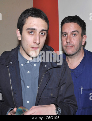 Les promotions frontman Terry Hall et son fils Felix Temple House Lancement du Festival au Bar Solas Dublin, Irlande - 18.05.10. Banque D'Images