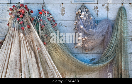 Les filets de pêche en train de sécher dehors Banque D'Images