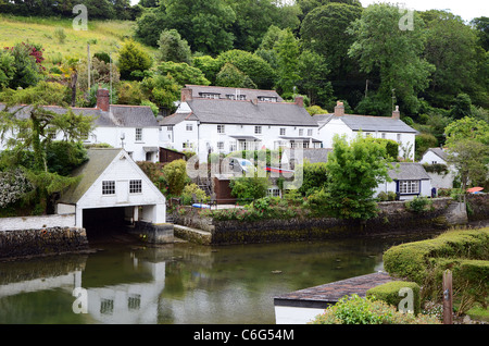Le village pittoresque de lits jumeaux dans la région de Cornwall, UK Banque D'Images