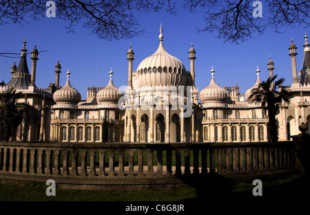 Voir le pavillon royal de Brighton, l'une des principales attractions touristiques de souths UK Banque D'Images