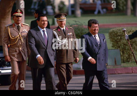 Le Président turc Turgut Ozal sur une visite d'Etat en Egypte pour des entretiens avec le président égyptien Hosni Moubarak. Banque D'Images