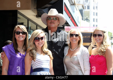 Alan Jackson et sa famille, fille Mattie Jackson, fille Dani Jackson, épouse Denise Jackson et sa fille Ali Jackson est Banque D'Images