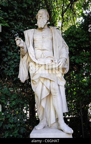 Bruxelles, Belgique. Place du Petit Sablon. Statue de Rombaud Dodonee (1518-1585) Botaniste Belge Banque D'Images