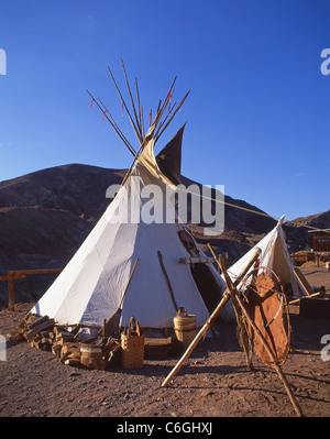 American Indian wigwams, Calico Ghost ville minière, Barstow, Comté de San Bernardino, Californie, États-Unis d'Amérique Banque D'Images