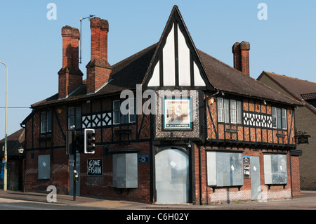 Fermé le Flintknappers pub dans le marché à Brandon, dans le Suffolk. Banque D'Images