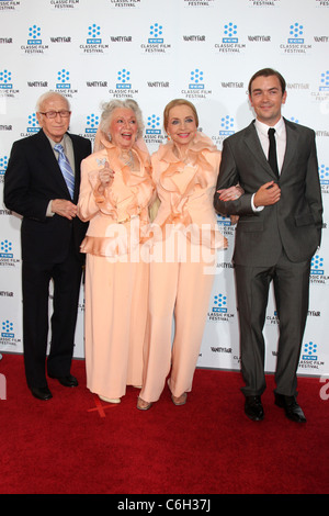 Ann Rutherford et Anne Jeffreys et invités TCM Classic Film Festival soirée d'ouverture - "Une étoile est née' premiere tenue à la Banque D'Images