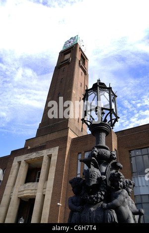 Vue sur l'édifice Gillette, édifice Art déco de deuxième année classé sur la Great West Road, Brentford, Londres, Royaume-Uni Banque D'Images