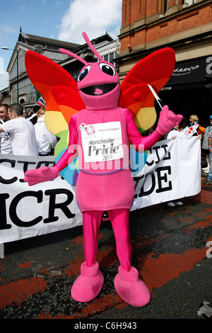 Marcher à la Manchester Gay Pride Parade, Manchester, Angleterre Banque D'Images