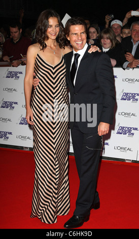 Tom Cruise et Katie Holmes Le National Film Awards 2010 s'est tenue au Royal Festival Hall des arrivées - Londres, Angleterre - Banque D'Images