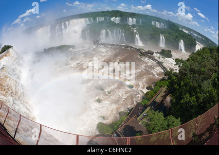 Iguazu/chutes d'Iguaçu vue depuis le côté brésilien, province de Misiones, Argentine Banque D'Images
