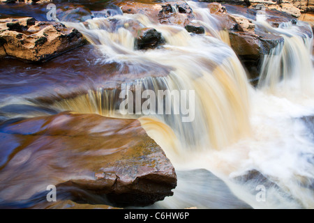 Lower Falls à Wain Force Wath Swaledale England Yorkshire Dales Banque D'Images