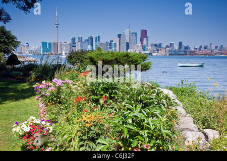 Vu de l'île Centre-ville, face au lac du centre-ville de Toronto Skyline Panorama vue sur le lac Ontario en Ontario;Canada ; Banque D'Images