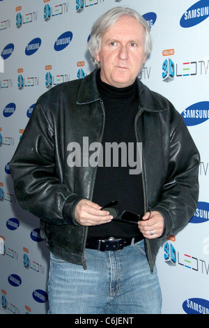 James Cameron The Black Eyed Peas lancer le Samsung 3D LED TV au Time Warner Center - Arrivées New York City, USA - Banque D'Images