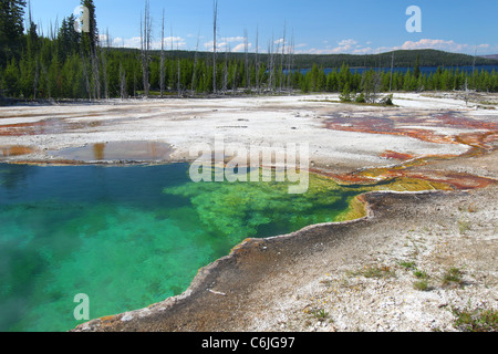 Abyss Pool de Yellowstone Banque D'Images