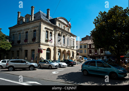 Scène de rue à Sainte-Foy-la-Grande, Gironde, Aquitaine, France Banque D'Images