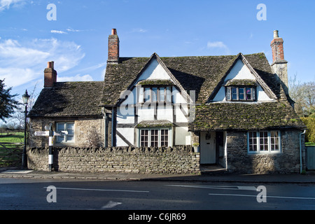 Vieille maison en pierre dans le Wiltshire Lacock UK Banque D'Images