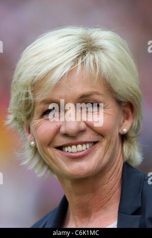 L'entraîneur chef de l'équipe nationale Allemagne Silvia Neid au match d'ouverture de la Coupe du Monde 2010 Tournoi de Coupe du monde contre le Canada. Banque D'Images