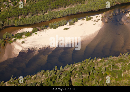 À l'Est de la vallée de la rivière Crocodile, à la lisière du Parc National de Kakadu, la terre d'Arnhem, dans le Territoire du Nord, Australie - vue aérienne Banque D'Images