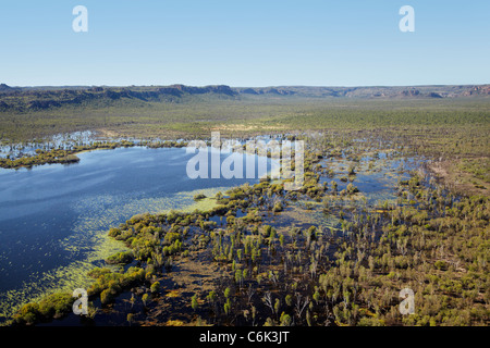 Les zones humides à l'Est par la rivière Alligator, au bord du Parc National de Kakadu, la terre d'Arnhem, dans le Territoire du Nord, Australie - vue aérienne Banque D'Images