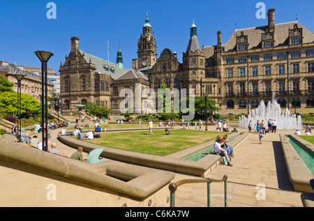 Des jardins de la paix et de l'hôtel de ville Sheffield South Yorkshire, UK Banque D'Images