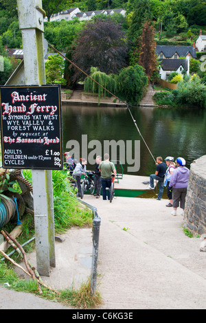 Côté bac sur la rivière Wye Symonds Yat East Herefordshire Angleterre Banque D'Images