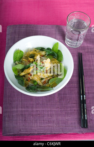 Salade de poisson épicé Banque D'Images