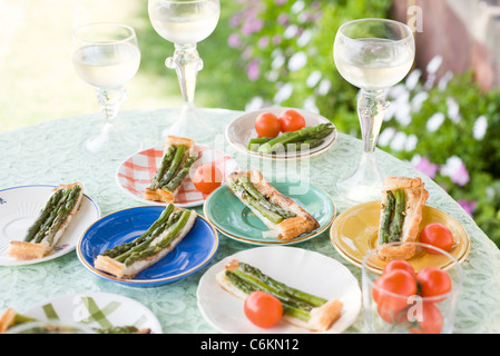 Tarte au Chèvre et asperges Banque D'Images