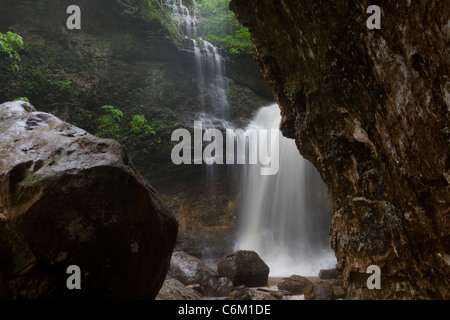 Eden Falls, Hidden Valley, Ozark Mountains de l'Arkansas - USA Banque D'Images