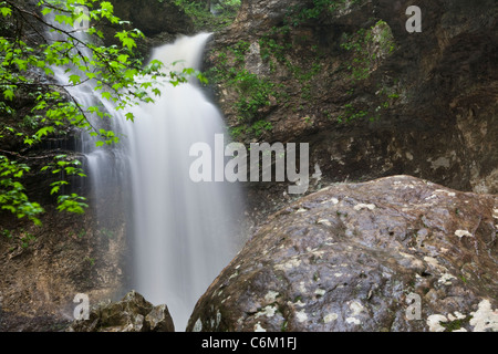 Eden Falls, Hidden Valley, Ozark Mountains de l'Arkansas - USA Banque D'Images