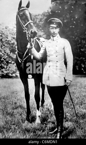 Friedrich Wilhelm Ernst Août Victor (1882-1951), le dernier Prince de l'Allemagne avec un cheval Banque D'Images