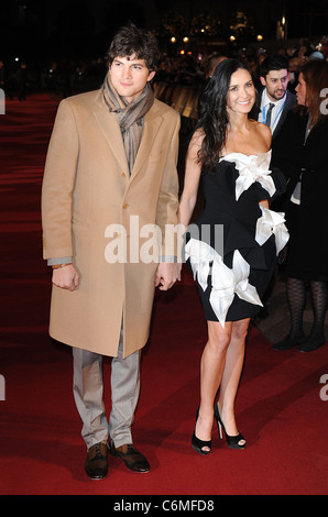 Ashton Kutcher et Demi Moore UK film premiere de 'Valentine's Day' tenue à l'Odeon Leicester Square - Londres, des arrivées Banque D'Images