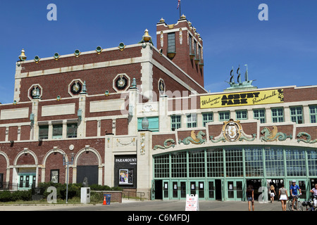 Le centre de congrès d'Asbury Park sur la promenade dans la ville de rive Asbury Park, New Jersey, USA. Banque D'Images