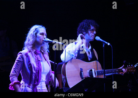 Les Lisps : Sammy Tunis et CÃ©sar Alvarez Ars Nova 5410 Music Marathon avec un concert Présentation de 'Futurity', une nouvelle Banque D'Images