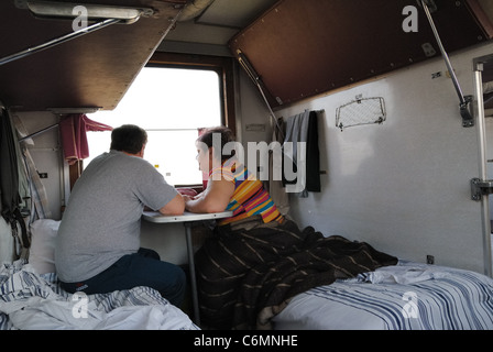 Couchette sur le train de nuit de Kiev à Kharkov, Ukraine Banque D'Images