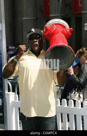 Michael Clarke Duncan Los Angeles Premiere de 'Cats & Dogs : The Revenge of Kitty Galore" tenue à l'Grauman's Chinese Theatre Banque D'Images