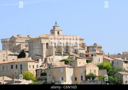 Vue sur Gordes et village, département de Vaucluse, région de la Provence en France Banque D'Images