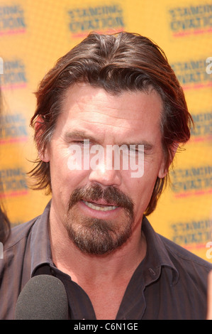 Josh Brolin Los Angeles Premiere de "Standing Ovation" à Universal CityWalk - Arrivées Universal City, Californie - 10.07.10 : Banque D'Images