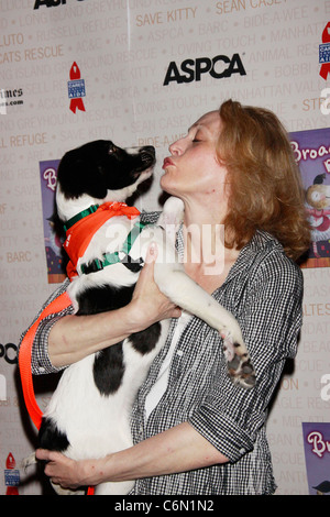 Jan Maxwell Broadway aboie : La 12e édition annuelle du chien et chat Adopter-un-thon qui a eu lieu à Shubert Alley. La ville de New York, USA - 10.07.10 Banque D'Images