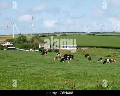 Fullabrook Wind Farm, Barnstaple, Devon. La ferme éolienne turbine 22 sera la plus grande ferme éolienne on-shore construit en Angleterre. Banque D'Images