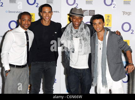 JB, Marvin, Oritse et Aston de JLS O2 Silver Clef Awards 2010 tenue à l'hôtel Hilton London Park Lane, Londres, Angleterre - Arrivées Banque D'Images