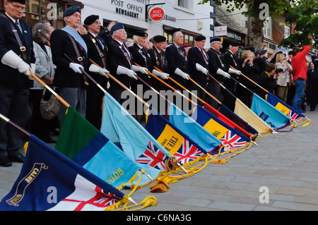 Les drapeaux sont abaissées à la cérémonie du crépuscule. Royal Wootton Bassett 31/08/2011 Banque D'Images