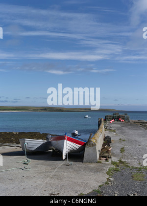Sud dh PAPA Wick Écosse ORCADES WESTRAY à terre des bateaux de pêche et le port de Wick du Sud îles pier Banque D'Images
