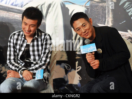 L'acteur Jet Li (R) assiste à une conférence de presse pour son nouveau film 'Ocean ciel'. Doublé comme Jet Li's premier non-action travail de son Banque D'Images