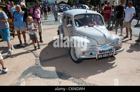 Rassemblement des voitures classiques à Praz-sur-Arly le 21 août 2011 Banque D'Images