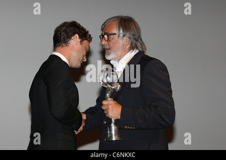 Jude Law reçoit les présidents Prix au Festival du Film de Karlovy Vary, République tchèque Carlsbad - 05.07.10 Banque D'Images