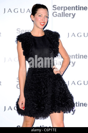 Margot Stilley, Serpentine Gallery Summer Party dans les jardins de Kensington - Londres, Angleterre - Arrivées 08.07.10 Joe Maher Banque D'Images