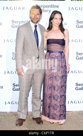 Dougray Scott et Claire Forlani, la Serpentine Gallery Summer Party dans les jardins de Kensington - Londres, Angleterre des arrivées - 08.07.10 Banque D'Images