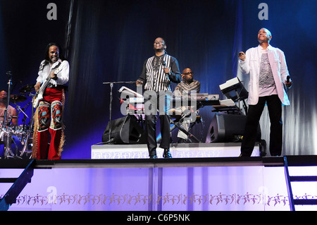 Vernine Blanc, Maurice White et Philip Bailey de Earth, Wind and Fire effectuer au Seminole Hard Rock Hotel and Casino difficile Banque D'Images