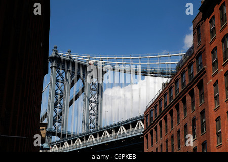 Pont de Manhattan et Skyline Manhatan vu depuis le quartier de DUMBO Brooklyn, NY, USA Banque D'Images