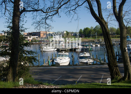 Bateaux amarrés dans la Marina, Southport, Michigan, USA Banque D'Images